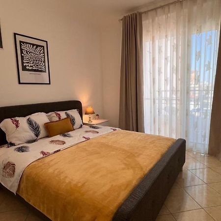 Danny Apartment Durres Bagian luar foto