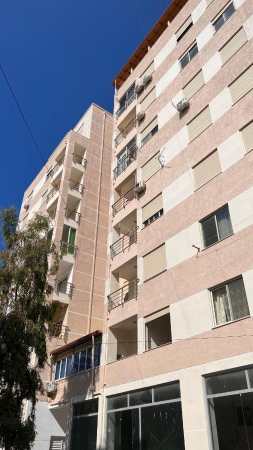 Danny Apartment Durres Bagian luar foto