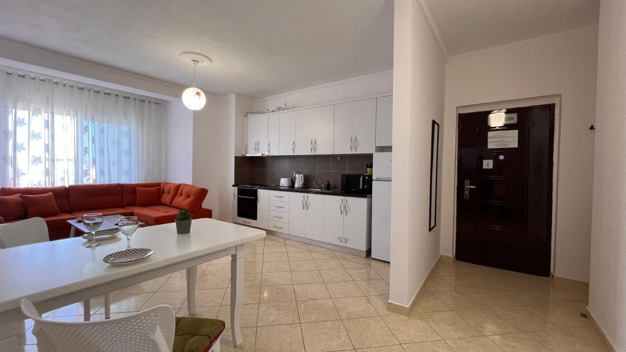 Danny Apartment Durres Bagian luar foto