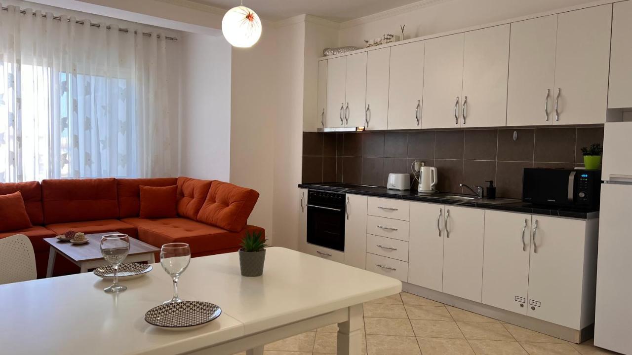 Danny Apartment Durres Bagian luar foto