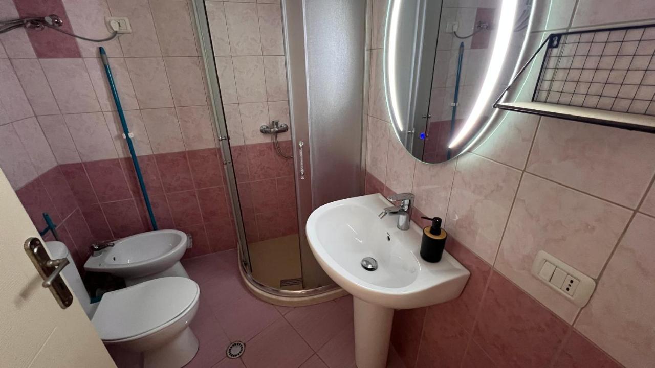 Danny Apartment Durres Bagian luar foto