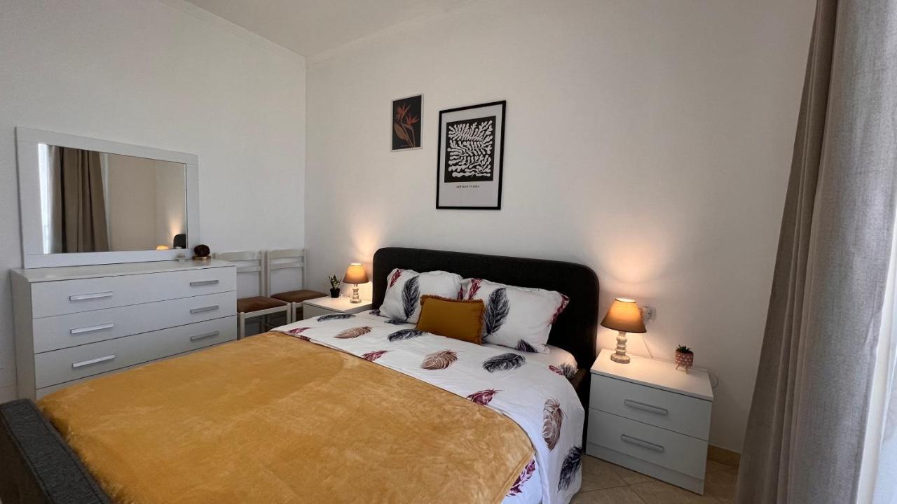 Danny Apartment Durres Bagian luar foto